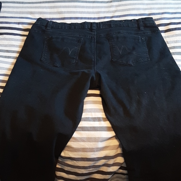 Jeans - Picture 2 of 2